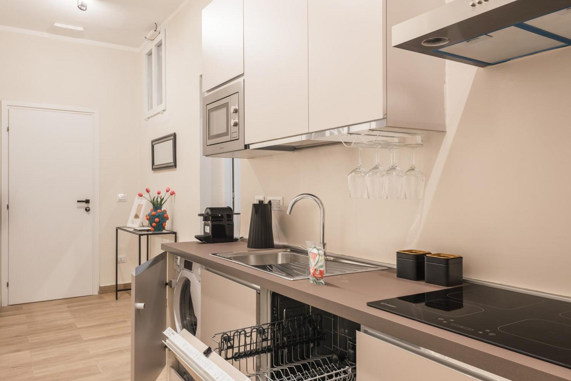 C3 Top Class Apartment, 2 Camere Da Letto, 2 Bagni, Giardino Distante 15 Minuti A Piedi Da Fontana Di Trevi روما المظهر الخارجي الصورة